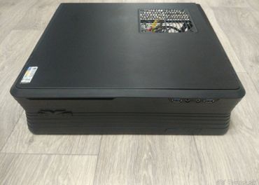 Špičková ITX Case NZXT RAVEN RVZ01 + nový 300W zdroj