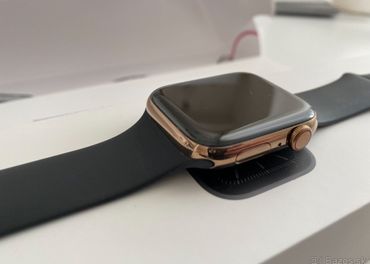 Apple Watch 5 44mm zlaté,safirove skličko+ocelové